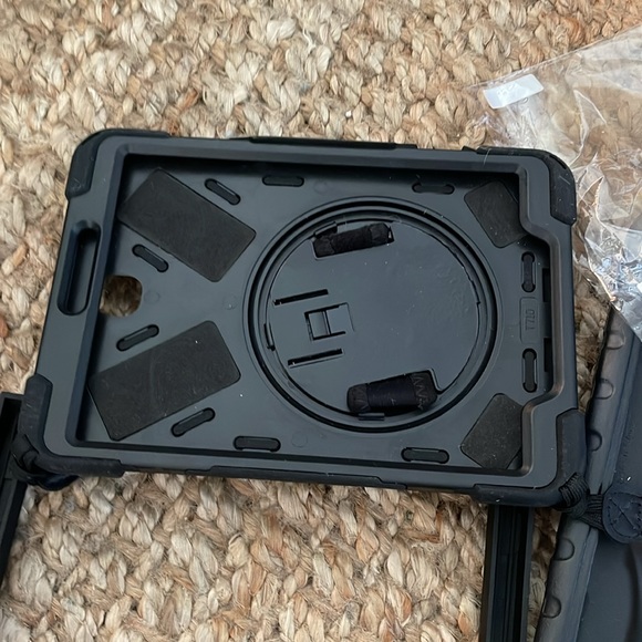 USB CHARGERS IPHONE CHARGER CALCULATOR IPAD CASE LAPTOP STAND IPAD PENCIL BUNDLE - Picture 9 of 12